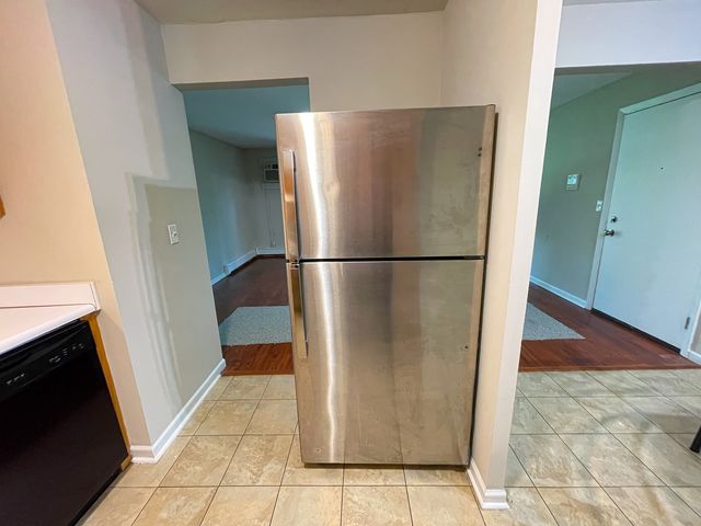 19360 Wolf Road 8, Mokena, IL 60448