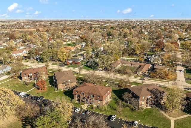 19360 Wolf Road 8, Mokena, IL 60448