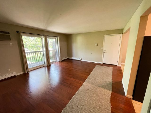 19360 Wolf Road 8, Mokena, IL 60448