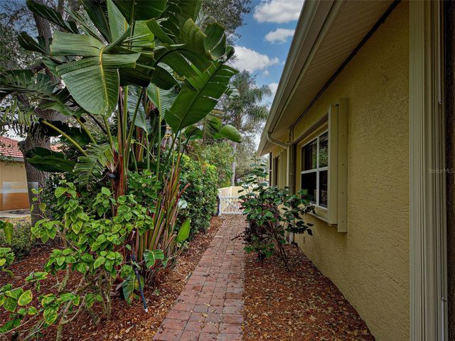 251 VISTA DEL LAGO WAY, Venice, FL 34292