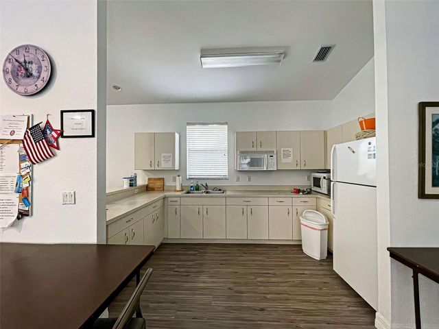 251 VISTA DEL LAGO WAY, Venice, FL 34292