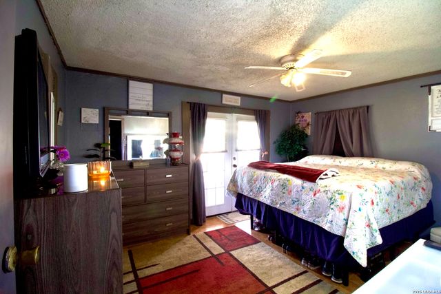 1013 E Hutchinson, Beeville, TX 78102