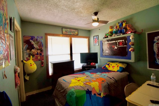 1013 E Hutchinson, Beeville, TX 78102