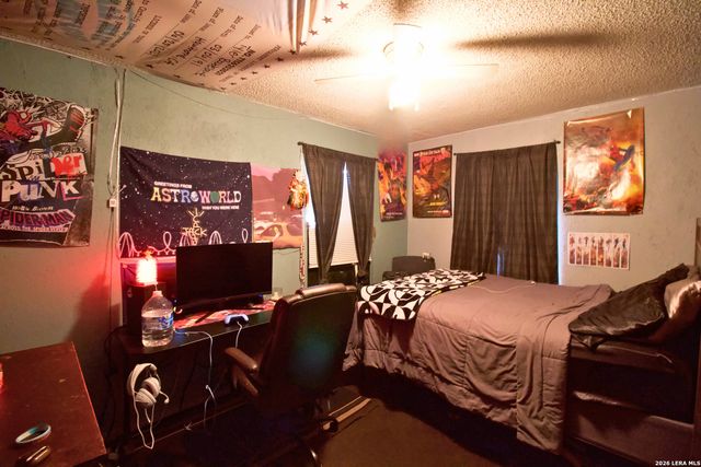 1013 E Hutchinson, Beeville, TX 78102