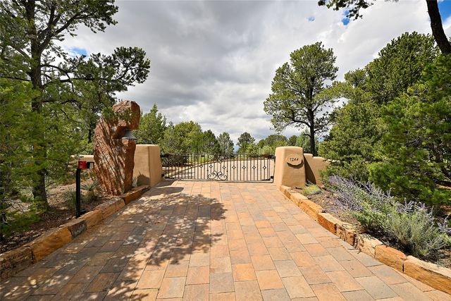 1244 N Summit Drive, Santa Fe, NM 87501