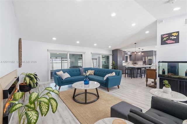 20102 NW 62nd Ave, Hialeah, FL 33015