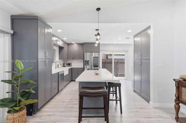 20102 NW 62nd Ave, Hialeah, FL 33015