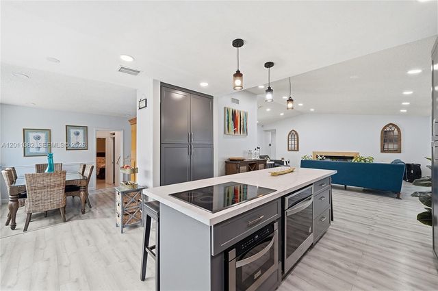 20102 NW 62nd Ave, Hialeah, FL 33015