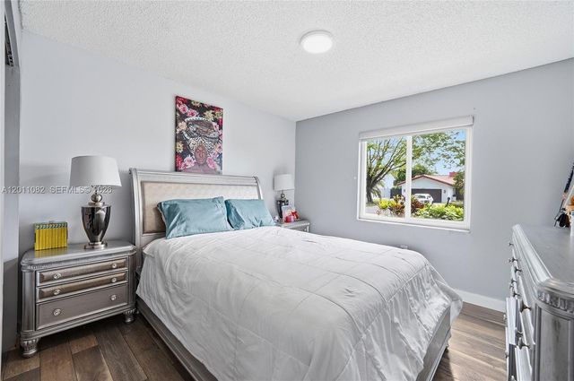 20102 NW 62nd Ave, Hialeah, FL 33015