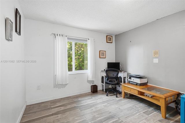 20102 NW 62nd Ave, Hialeah, FL 33015