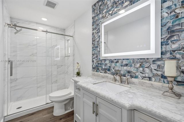 20102 NW 62nd Ave, Hialeah, FL 33015