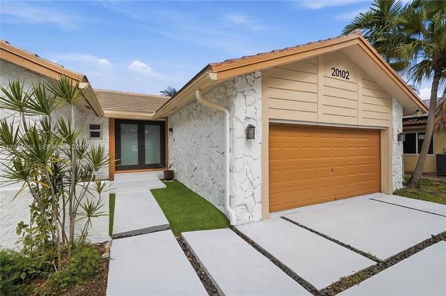 20102 NW 62nd Ave, Hialeah, FL 33015