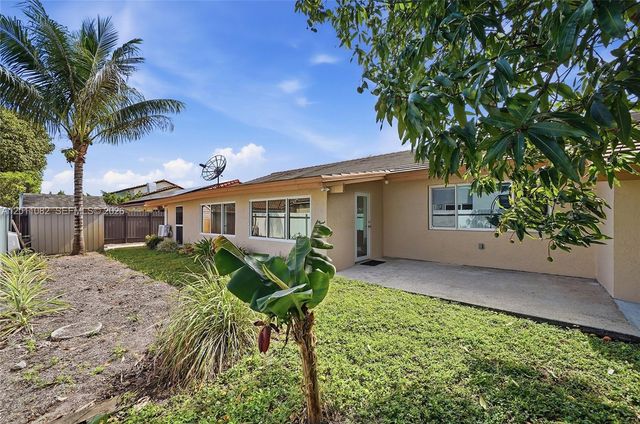 20102 NW 62nd Ave, Hialeah, FL 33015