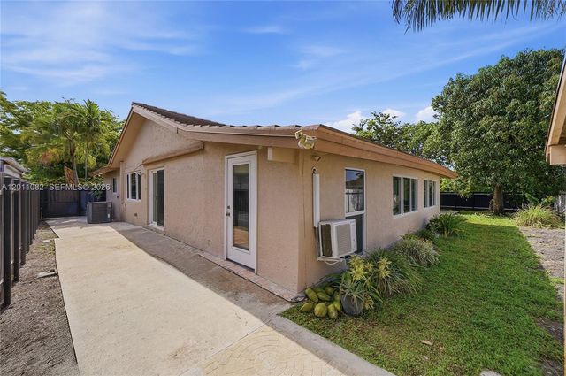 20102 NW 62nd Ave, Hialeah, FL 33015