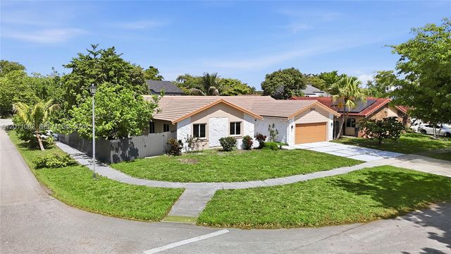 20102 NW 62nd Ave, Hialeah, FL 33015