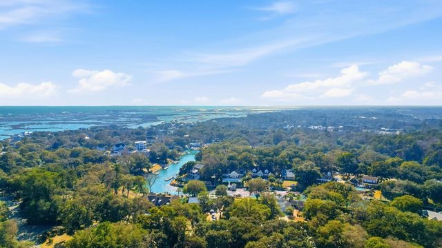 571 Fernwood Rd., Murrells Inlet, SC 29576