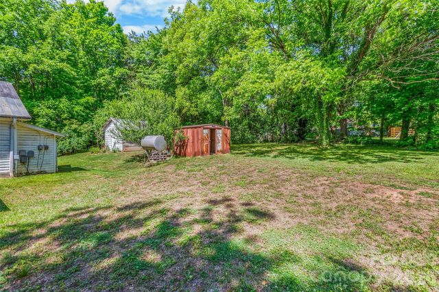 128 John Deere Drive, Harmony, NC 28634
