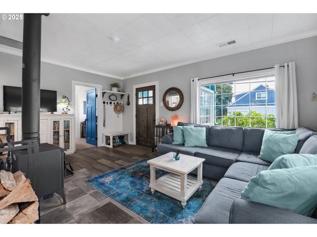 820 12TH Ave, Seaside, OR 97138