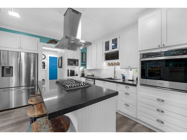 820 12TH Ave, Seaside, OR 97138