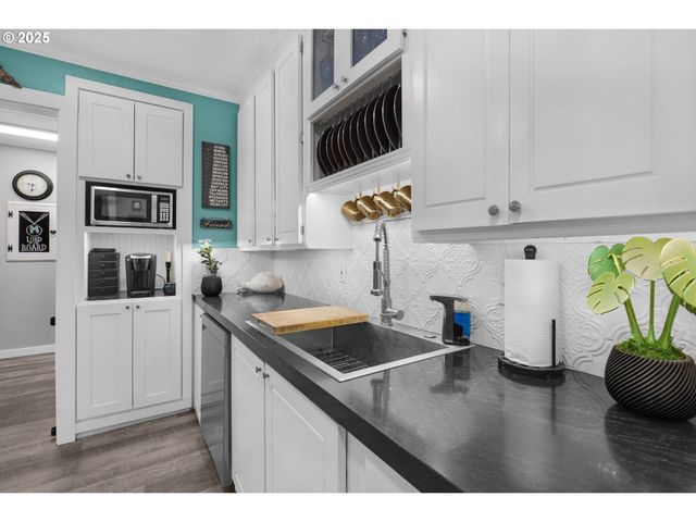 820 12TH Ave, Seaside, OR 97138