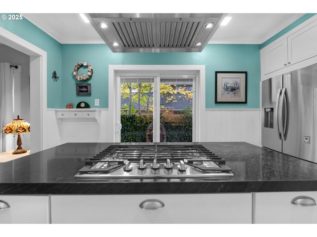 820 12TH Ave, Seaside, OR 97138