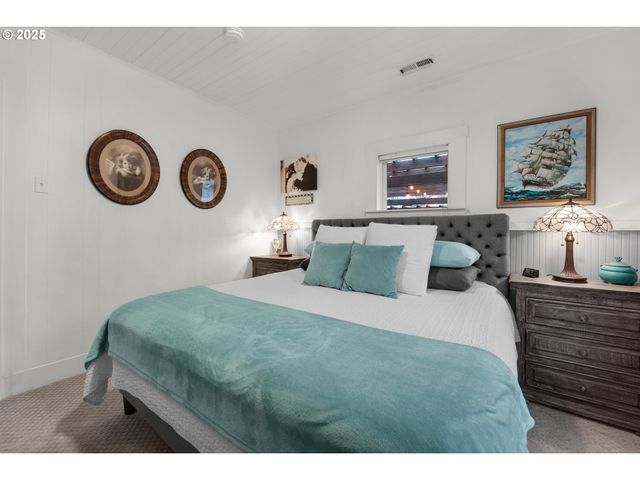 820 12TH Ave, Seaside, OR 97138