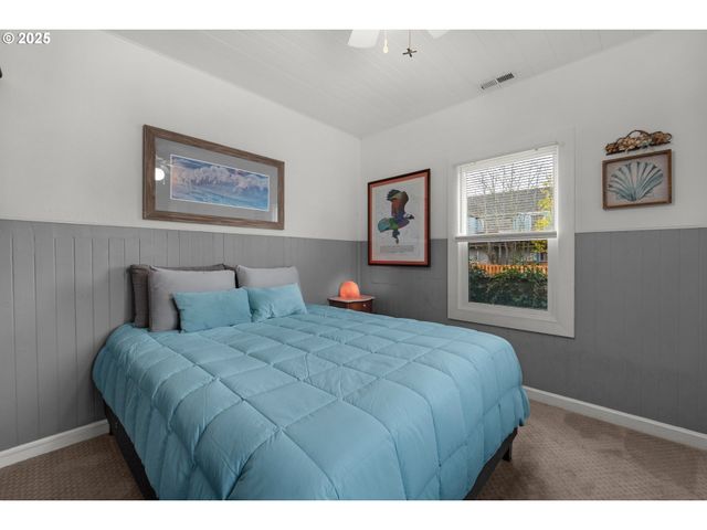 820 12TH Ave, Seaside, OR 97138