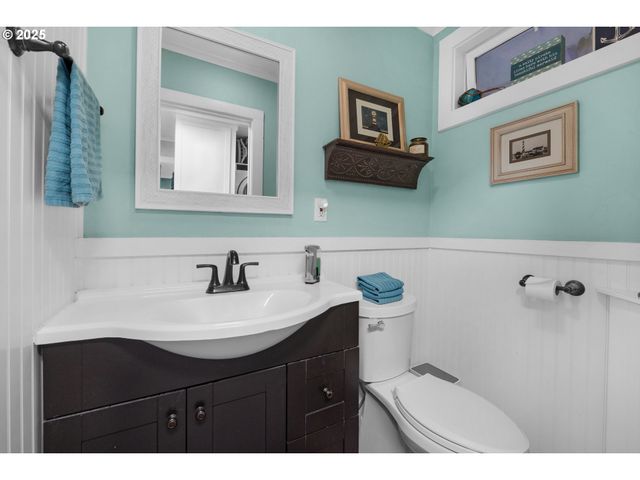 820 12TH Ave, Seaside, OR 97138