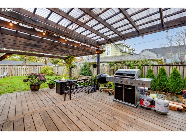 820 12TH Ave, Seaside, OR 97138