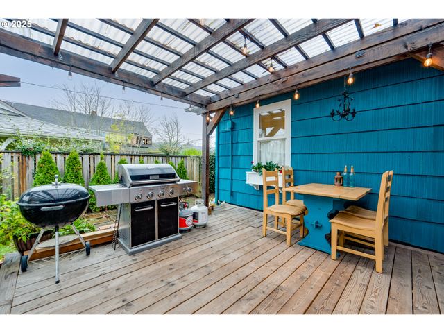 820 12TH Ave, Seaside, OR 97138