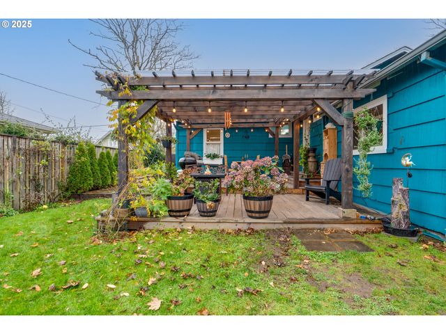 820 12TH Ave, Seaside, OR 97138