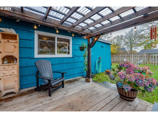 820 12TH Ave, Seaside, OR 97138