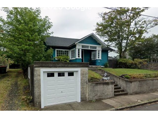 820 12TH Ave, Seaside, OR 97138