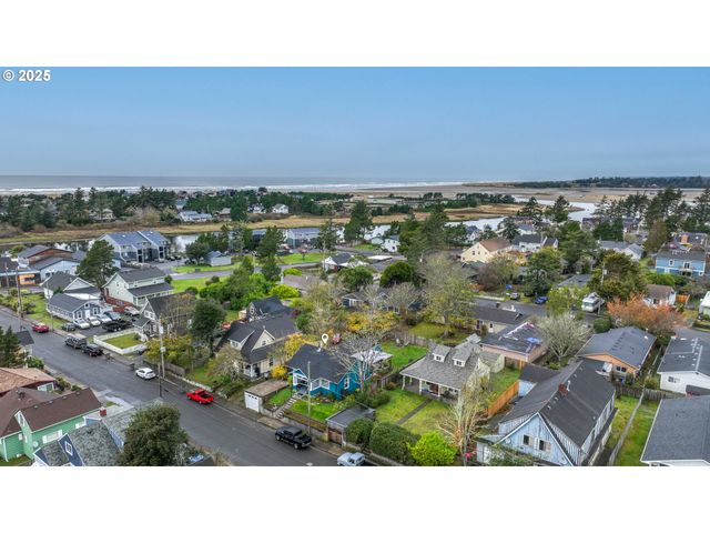 820 12TH Ave, Seaside, OR 97138