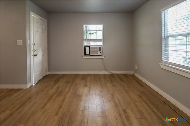 120 West Avenue A, Killeen, TX 76541