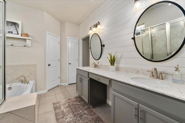 888 Oyster CRK, Buda, TX 78610