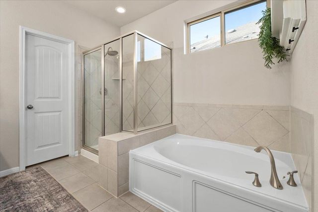 888 Oyster CRK, Buda, TX 78610