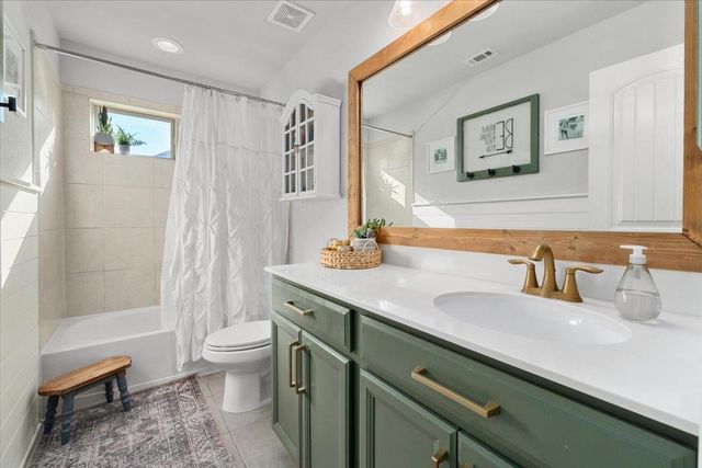 888 Oyster CRK, Buda, TX 78610