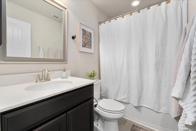 888 Oyster CRK, Buda, TX 78610