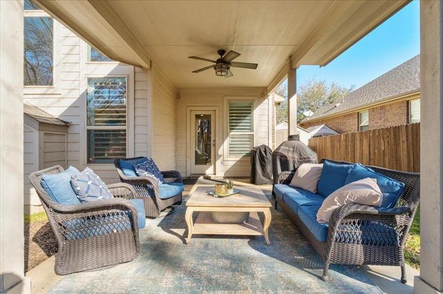 888 Oyster CRK, Buda, TX 78610