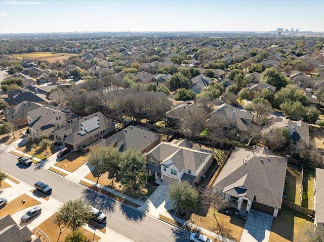 888 Oyster CRK, Buda, TX 78610