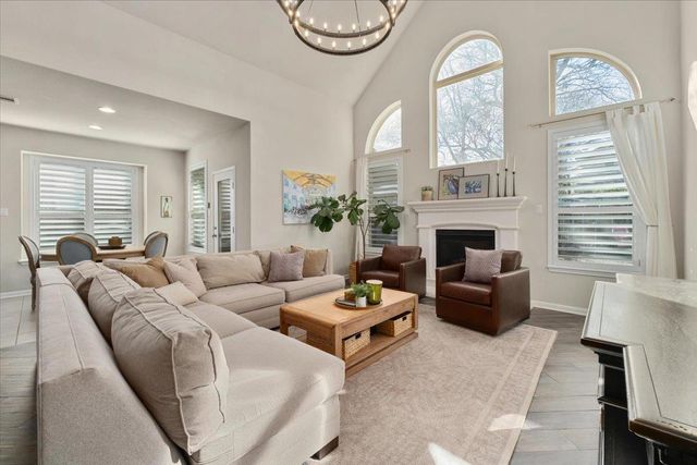 888 Oyster CRK, Buda, TX 78610