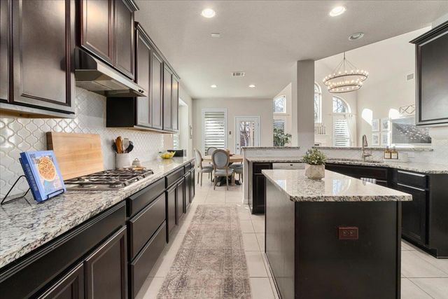 888 Oyster CRK, Buda, TX 78610