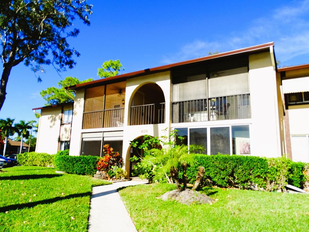 409 Pine Glen Lane A-2, Greenacres, FL 33463