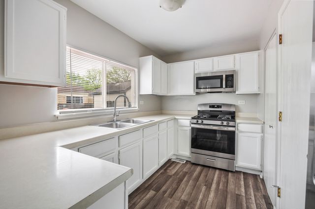 2666 Prairieview Lane, Aurora, IL 60502