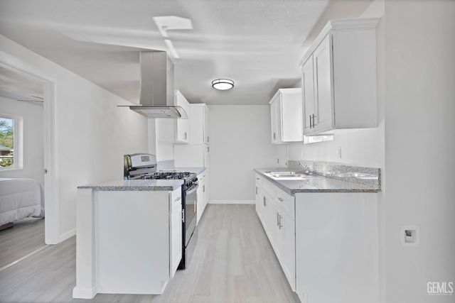 131 Oak Street, Taft, CA 93268