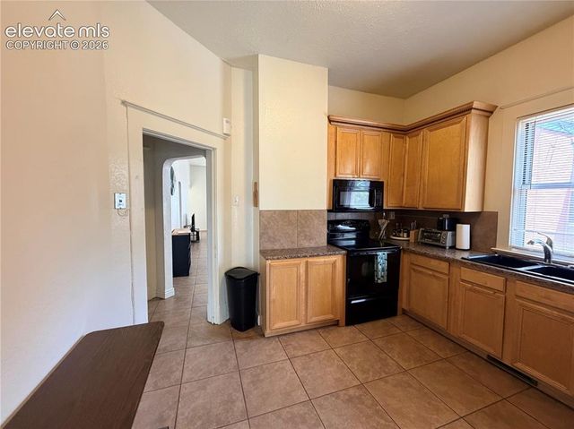 2025 N Greenwood Street, Pueblo, CO 81003