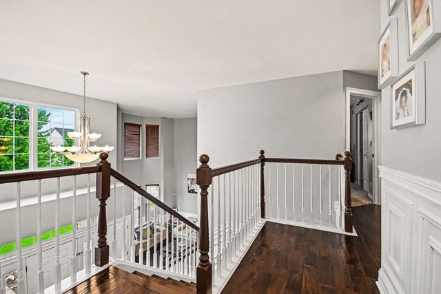 2070 Holt Lane, South Elgin, IL 60177