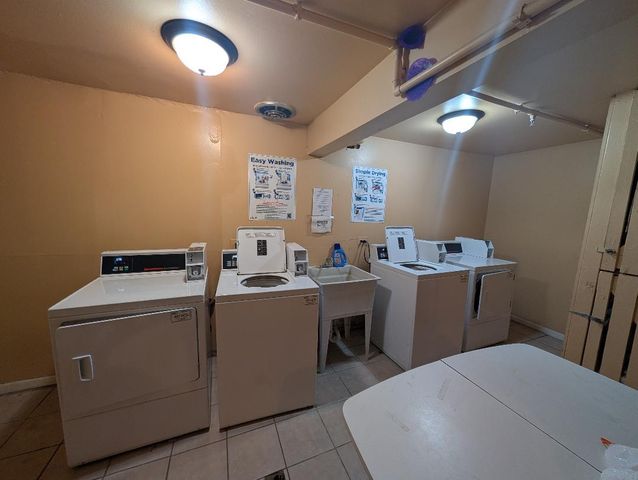 9421 S Roberts Road 2SE, Hickory Hills, IL 60457