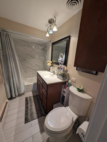 9421 S Roberts Road 2SE, Hickory Hills, IL 60457